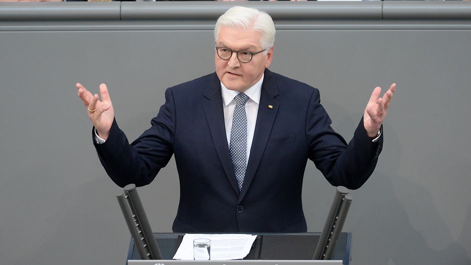 Bundespräsident Frank-Walter Steinmeier kündigte an, parteiisch zu sein, wenn es um die Sache der Demokratie selbst geht.