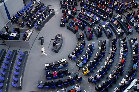 Deutscher Bundestag - Haushaltsentwurf der Regierung an Haushalts­ausschuss überwiesen