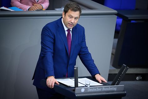 Deutscher Bundestag - Finanzminister Lars Klingbeil kündigt harte Entscheidungen an