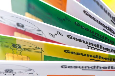 Deutscher Bundestag - Heftiger Streit über die Reform der Krankenversicherung