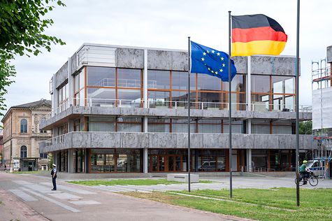 Einordnung: 21/7626: Gesetzentwurf Entwurf eines Gesetzes zur Regelung des Schienenpersonenfernverkehrsangebotes und zur Änderung weiterer Gesetze (PDF)