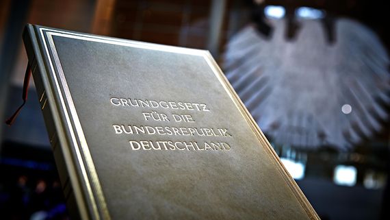 Bundestag Allemand Loi Fondamentale Pour La Republique Federale D Allemagne