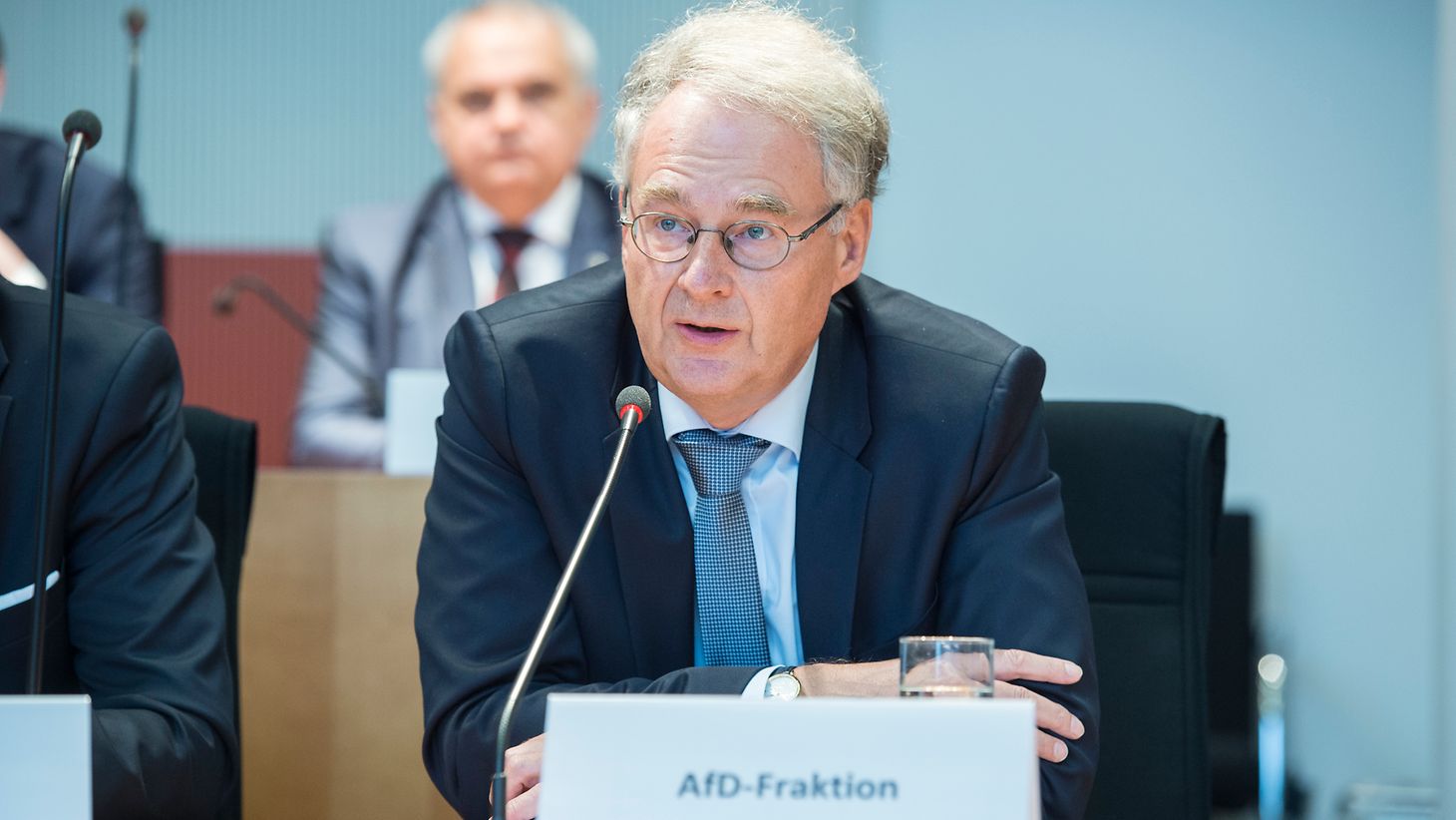 Deutscher Bundestag Roland Hartwig Engere Abstimmung mit Japan ist